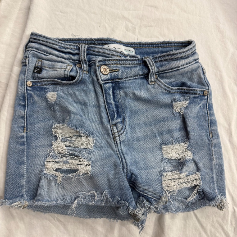 KanCan Maurices Distressed Denim Jean Shorts Wash Frayed Hem 215627 Size 24‎
